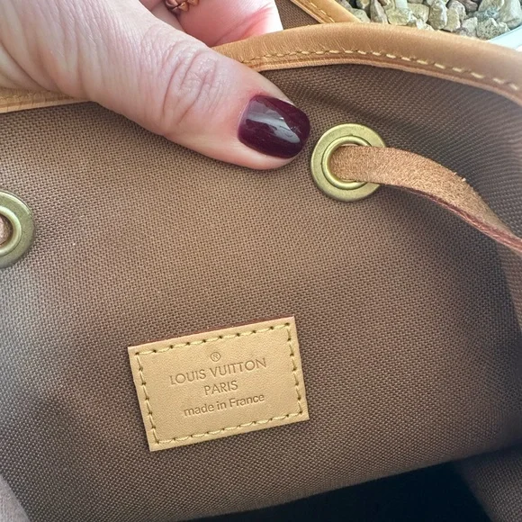 LOUIS VUITTON
Monogram Bosphore Backpack - Picture 6 of 8